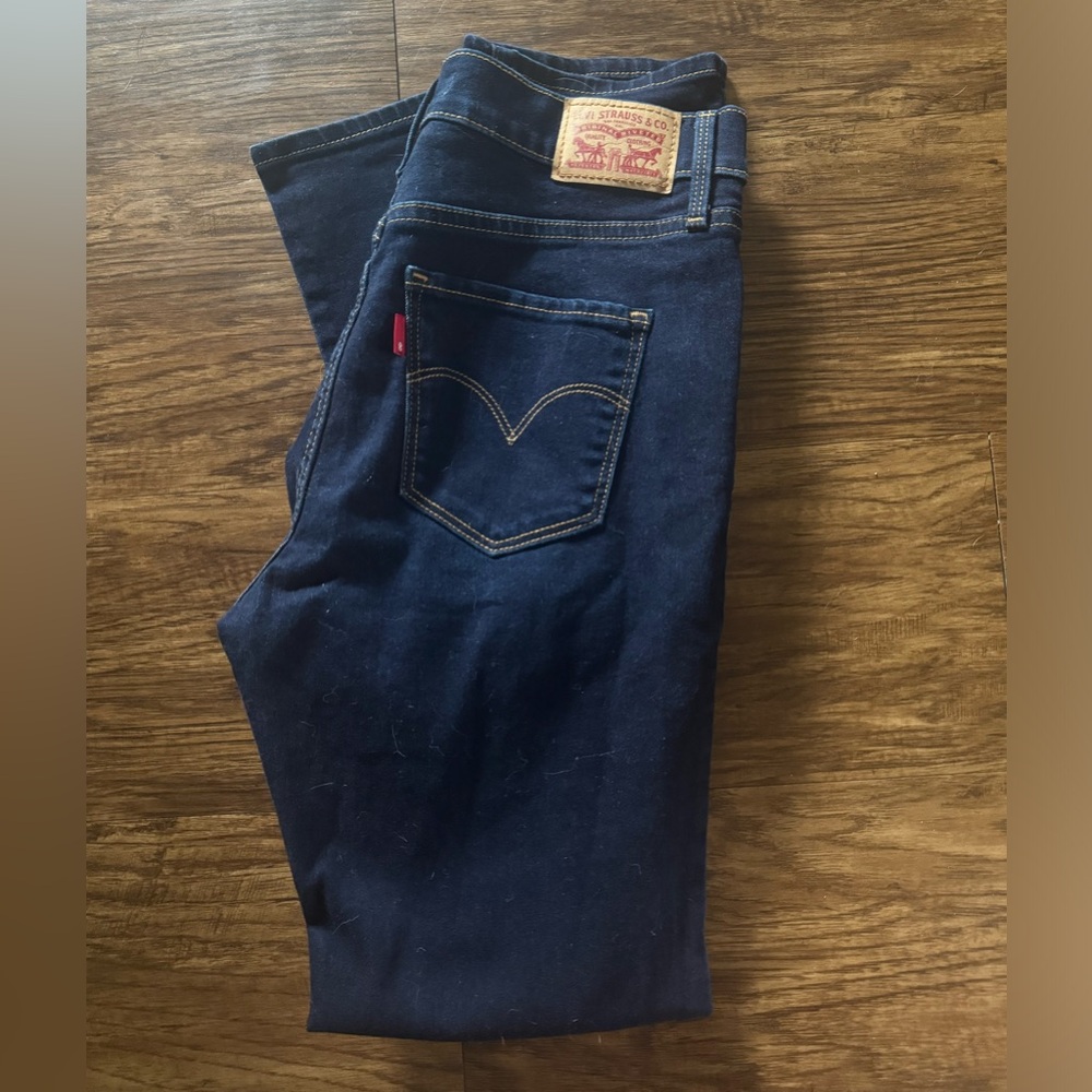 Shaping slim Levi jeans